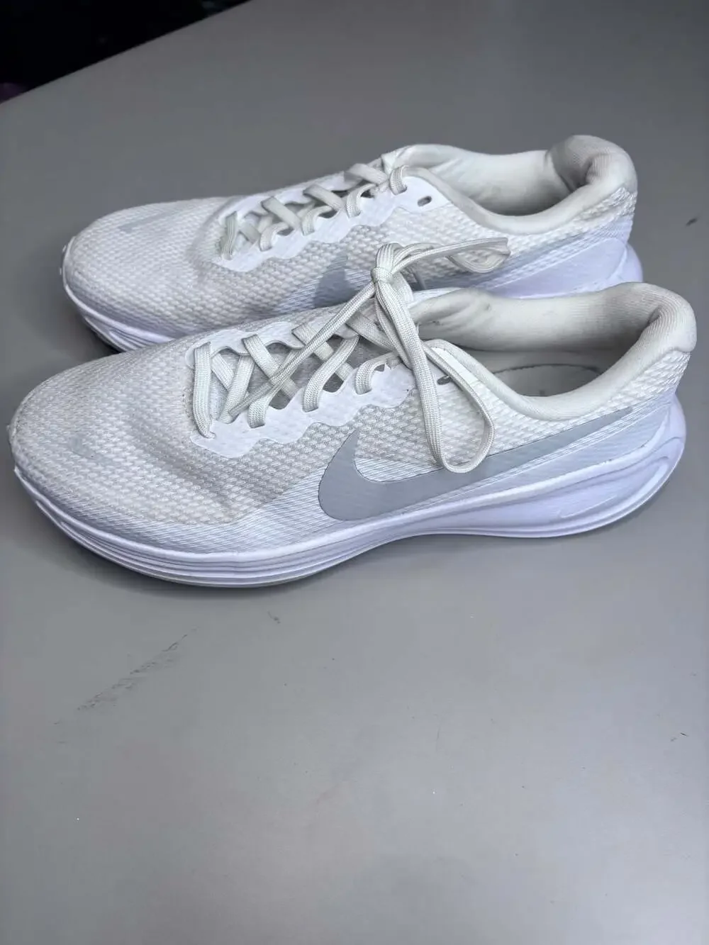 Nike Women's Revolution 8 Road Running Shoes - White/Metallic Silver size 9